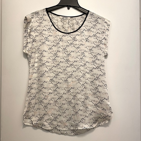 Hanger print white top size S/M - Picture 1 of 5